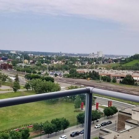Furnished 1 Bedroom In East Village By Signature Suites Ltd YYC Екстериор снимка